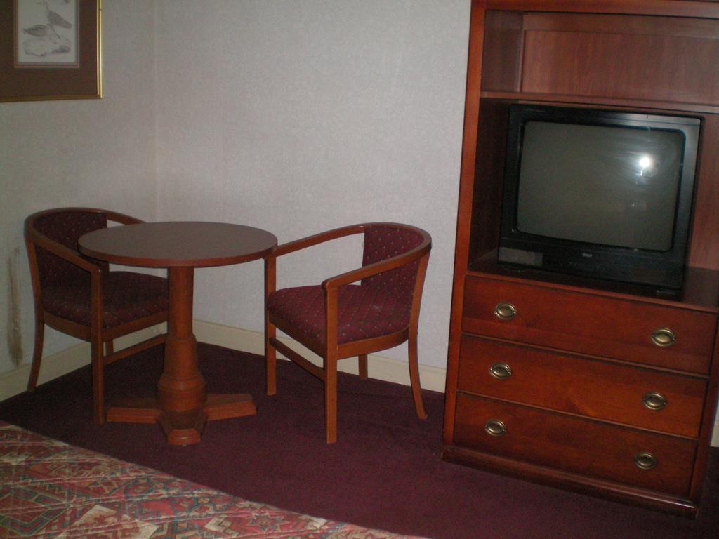 Executive Inn & Suites - Augusta Room photo