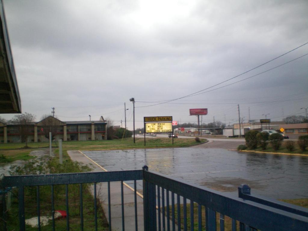 Executive Inn & Suites - Augusta Exterior photo