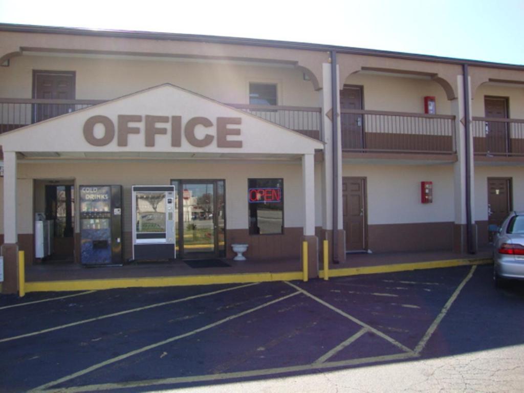 Executive Inn & Suites - Augusta Exterior photo