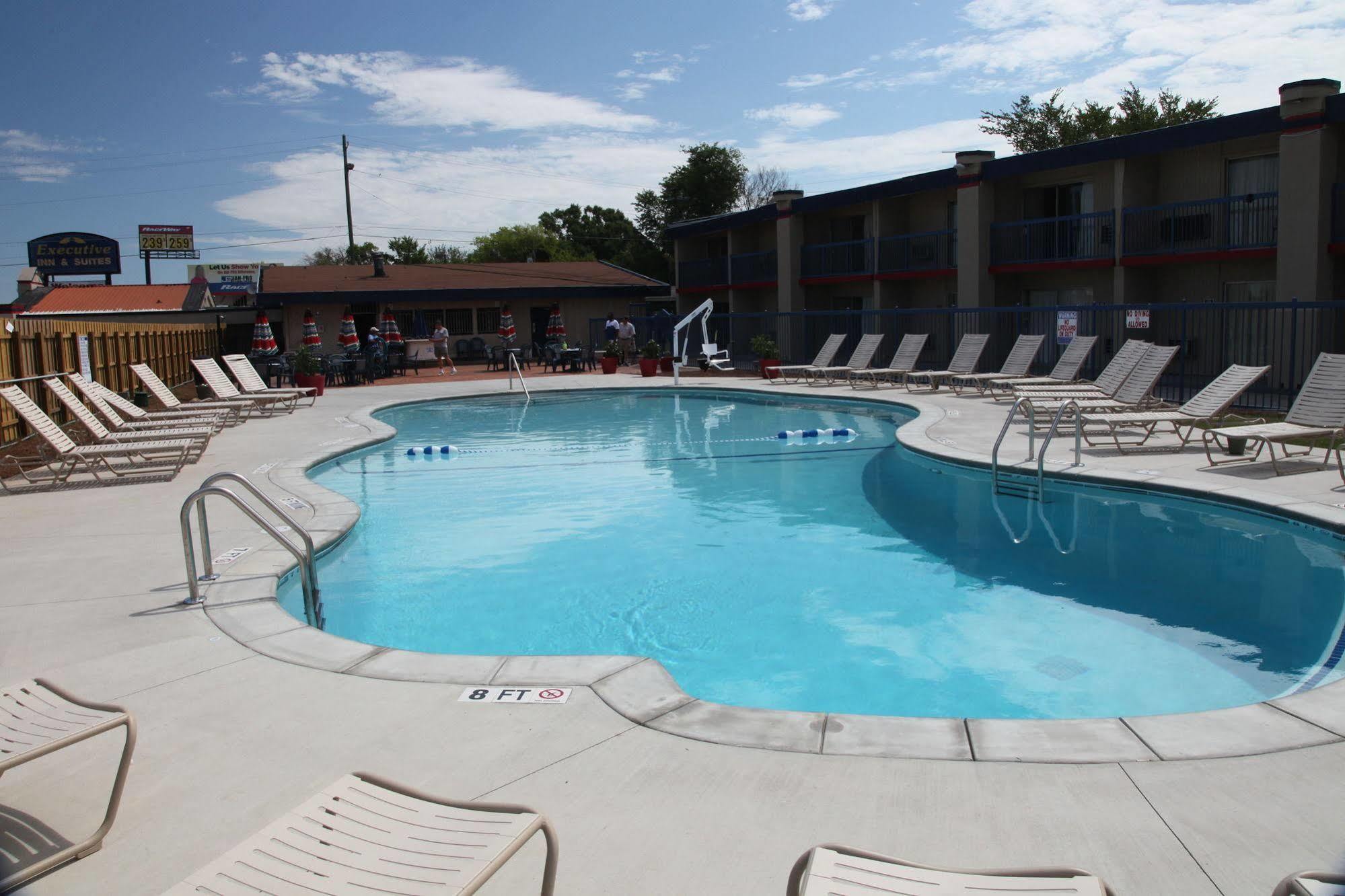 Executive Inn & Suites - Augusta Exterior photo